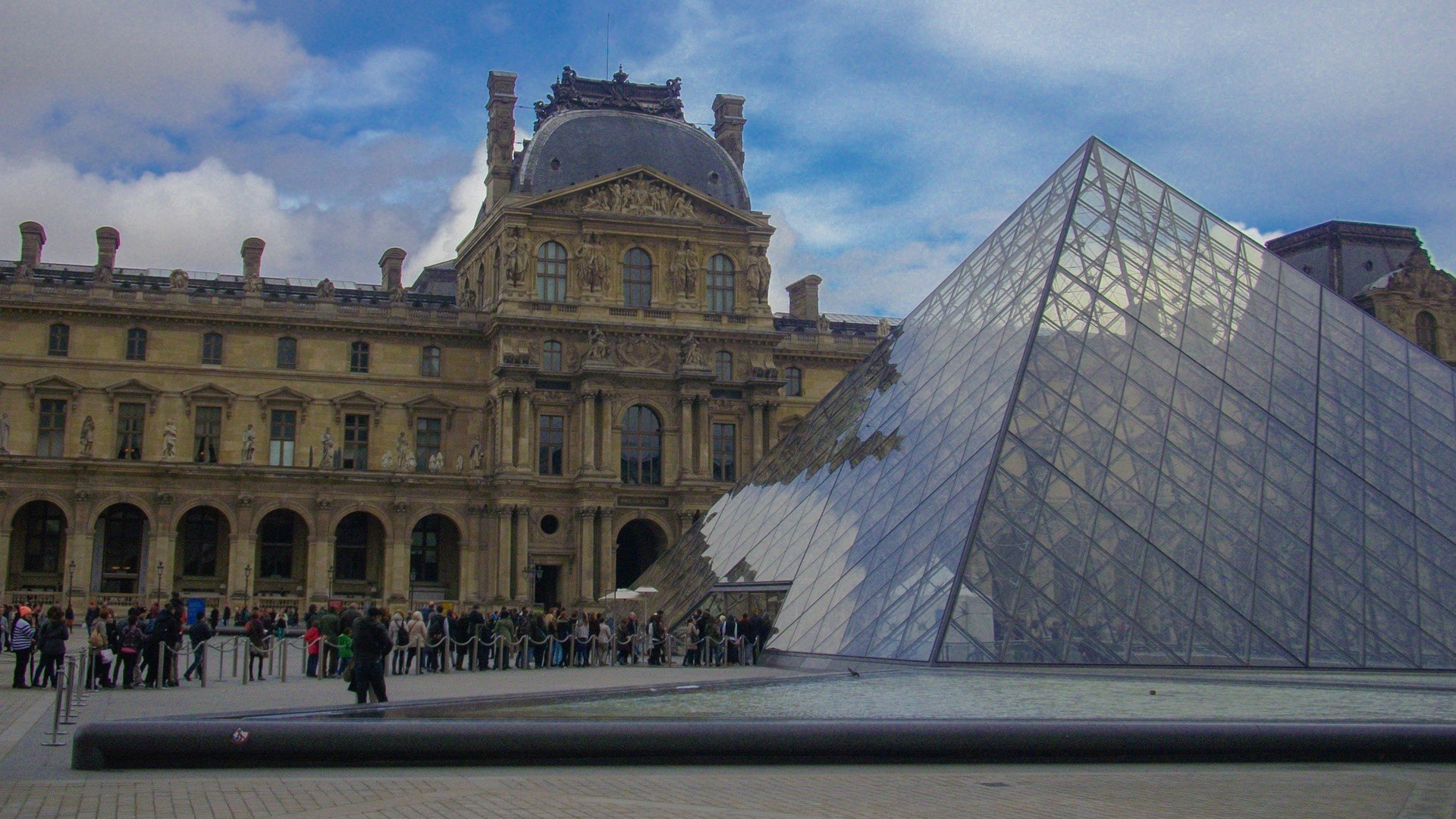 paris museum pass bus tour